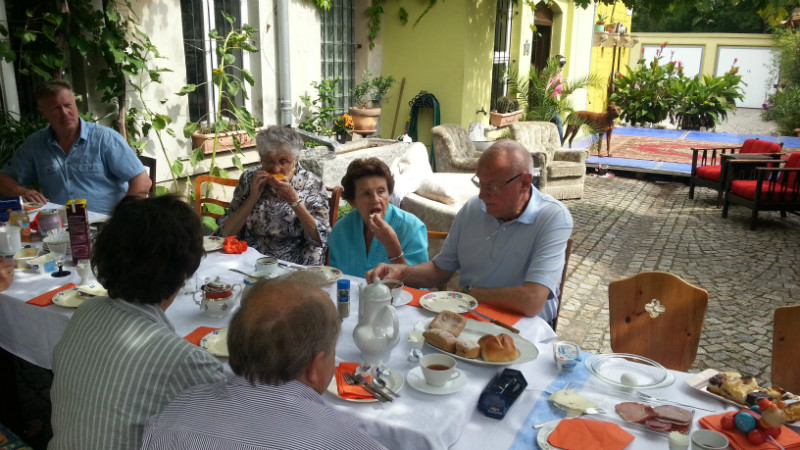 Wir haben uns über Euern Besuch gefreut Wir haben uns über Euern Besuch gefreut